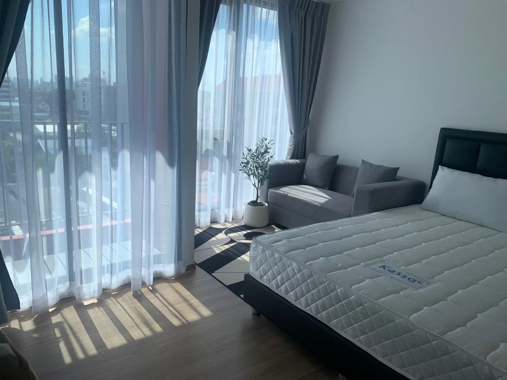 For rent: CYBIQ Ratchada 32, a nice room on the 8th floor, good location, convenient transportation, fully furnished, just bring your bags and move in
