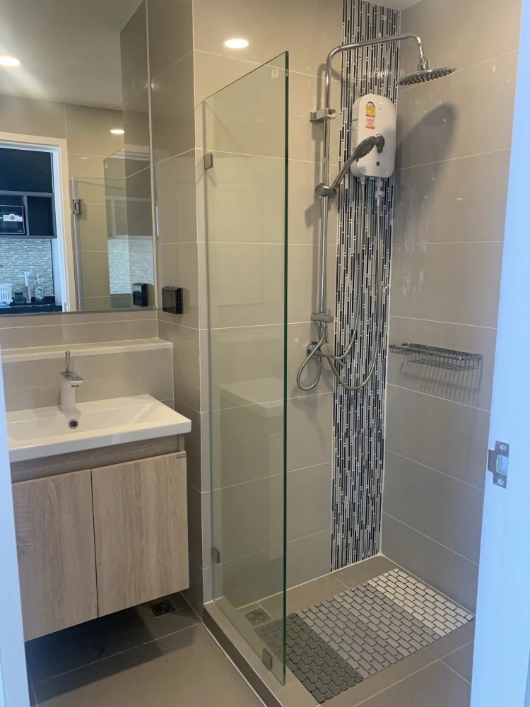 For rent: CYBIQ Ratchada 32, a nice room on the 8th floor, good location, convenient transportation, fully furnished, just bring your bags and move in