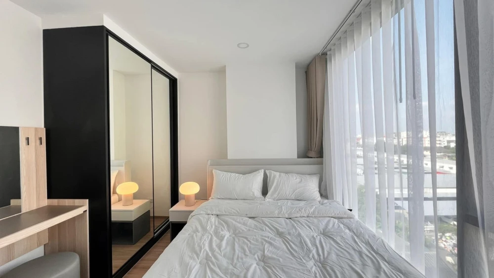 For rent: CYBIQ Ratchada 32. A great-looking unit in a prime location with complete amenities and a beautiful, unblocked view. Book now!