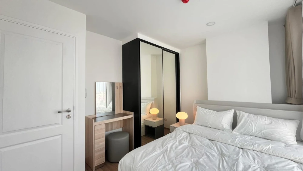 For rent: CYBIQ Ratchada 32. A great-looking unit in a prime location with complete amenities and a beautiful, unblocked view. Book now!