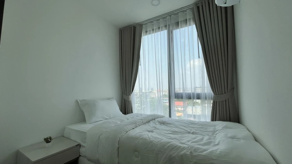 For rent: CYBIQ Ratchada 32. A great-looking unit in a prime location with complete amenities and a beautiful, unblocked view. Book now!