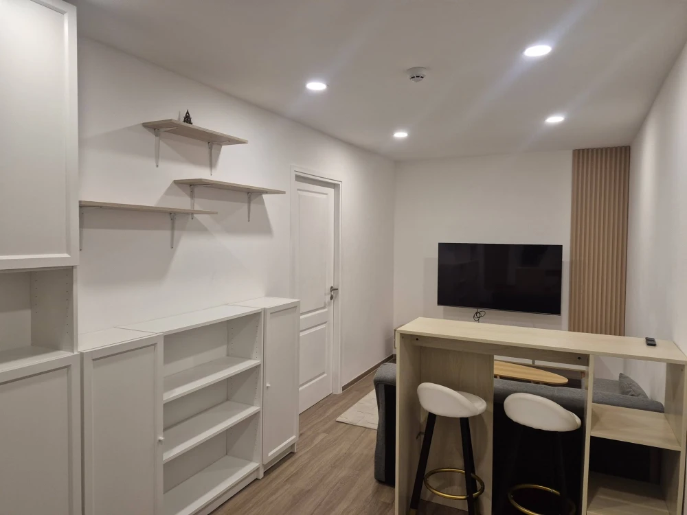For rent: Cybiq Ratchada 32, corner unit, 44.5 sq m. Quiet and private, not crowded, perfect for relaxation.