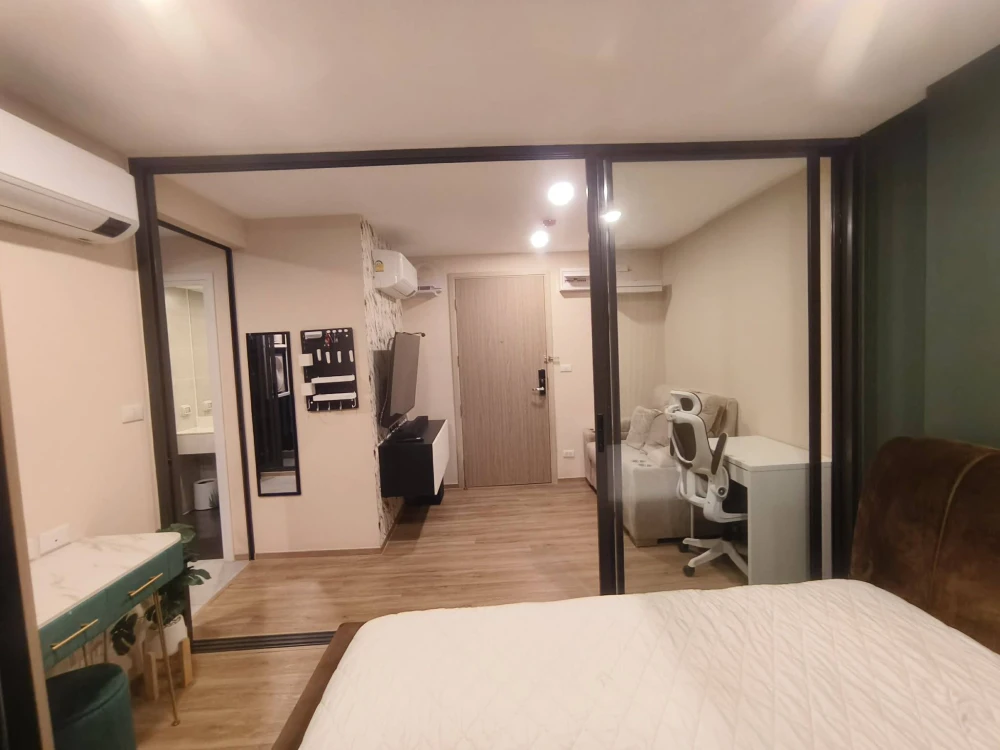 For rent: CYBIQ Rama 9 - Ramkhamhaeng 24. A comfortable room with complete amenities. Just bring your belongings and move in! Don't wait!