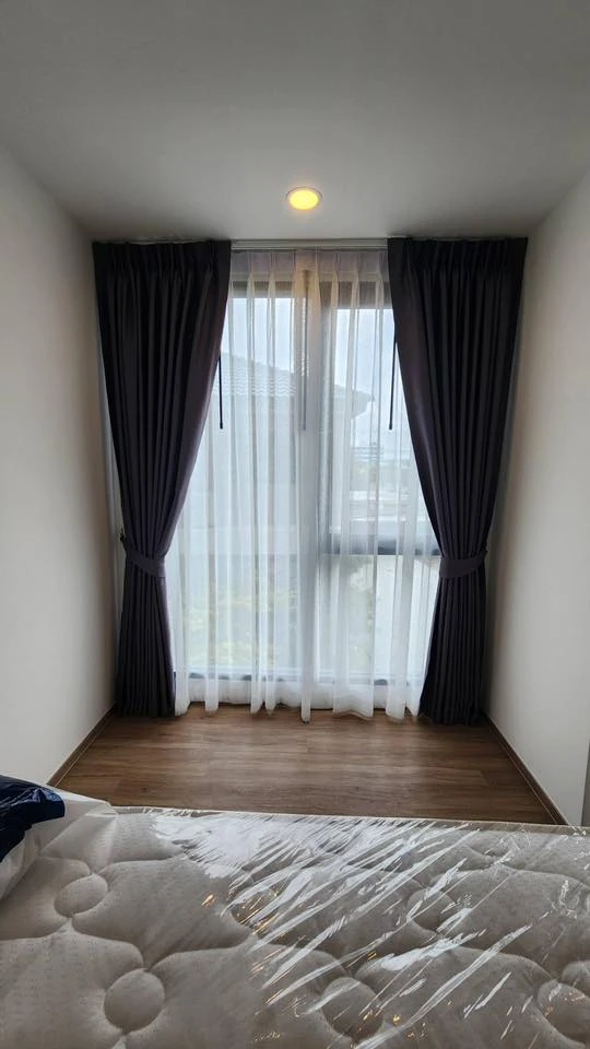 For rent: Cybiq Ratchada 32. Wallpaper and double-layered curtains already installed. Fully furnished with all appliances. Book now!