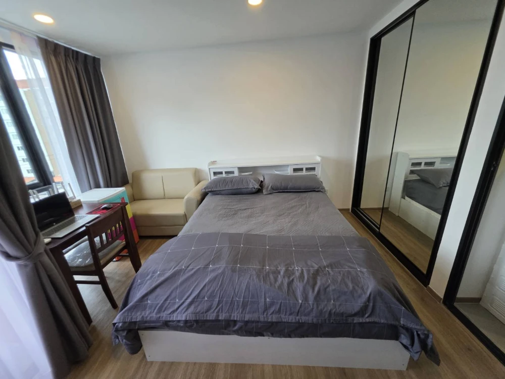 For rent: Cybiq Ratchada 32, Building I, 5th floor, fully furnished, just bring your bags and move in.