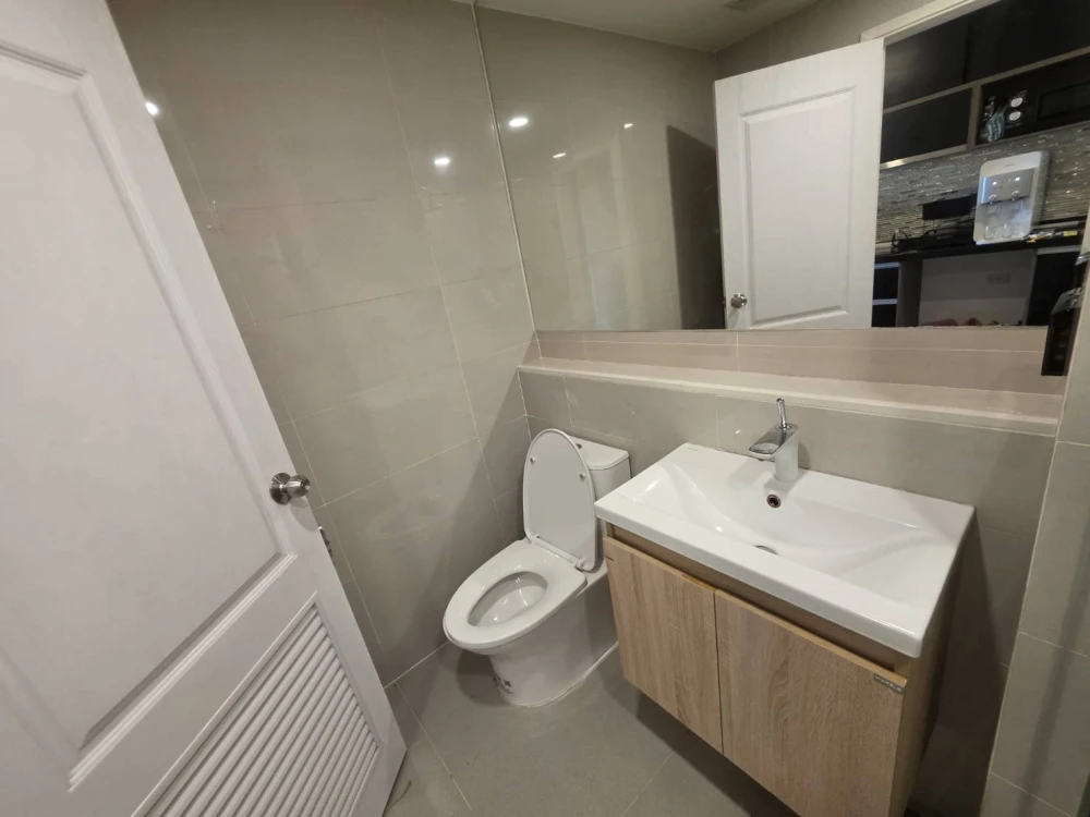 For rent: Cybiq Ratchada 32, Building I, 5th floor, fully furnished, just bring your bags and move in.