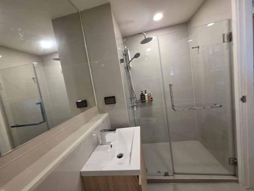 For rent: Cybiq Ratchada 32, Building I, 5th floor, fully furnished, just bring your bags and move in.