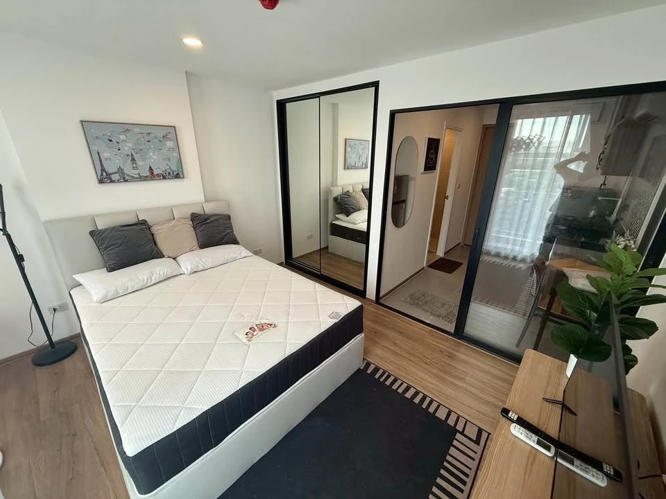 For rent: Cybiq Ratchada 32, fully furnished room, ready to move in, complete with amenities, just bring your bags and move in. Don't miss out!