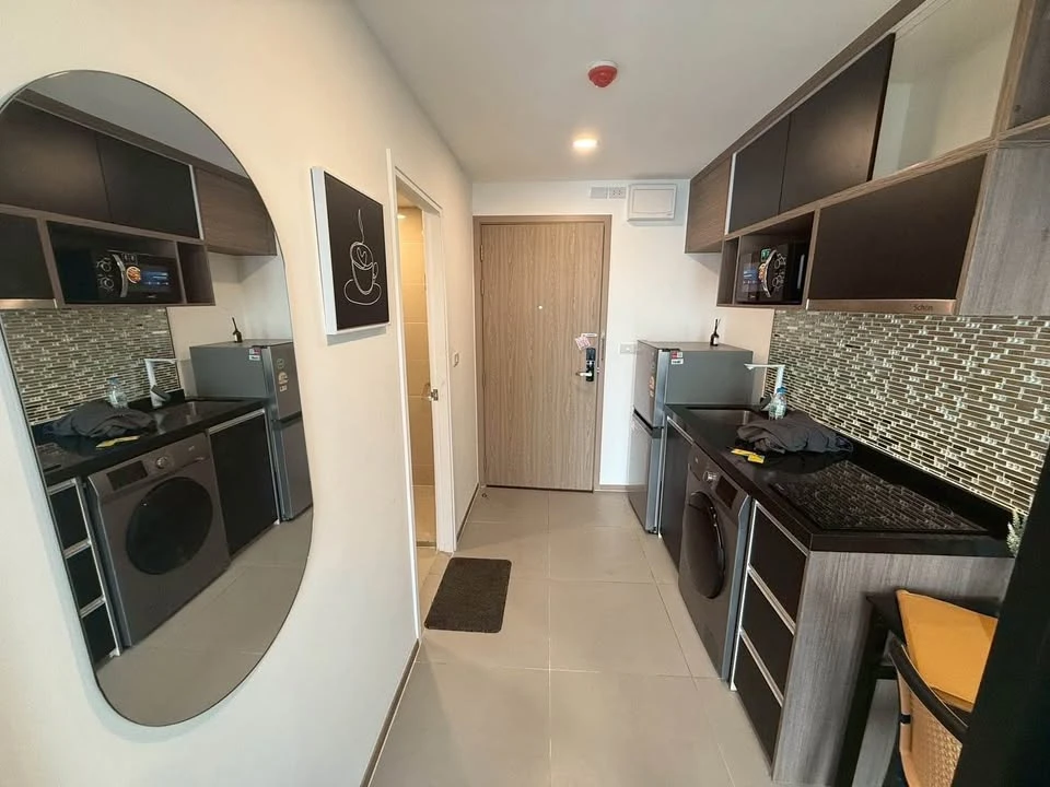 For rent: Cybiq Ratchada 32, fully furnished room, ready to move in, complete with amenities, just bring your bags and move in. Don't miss out!