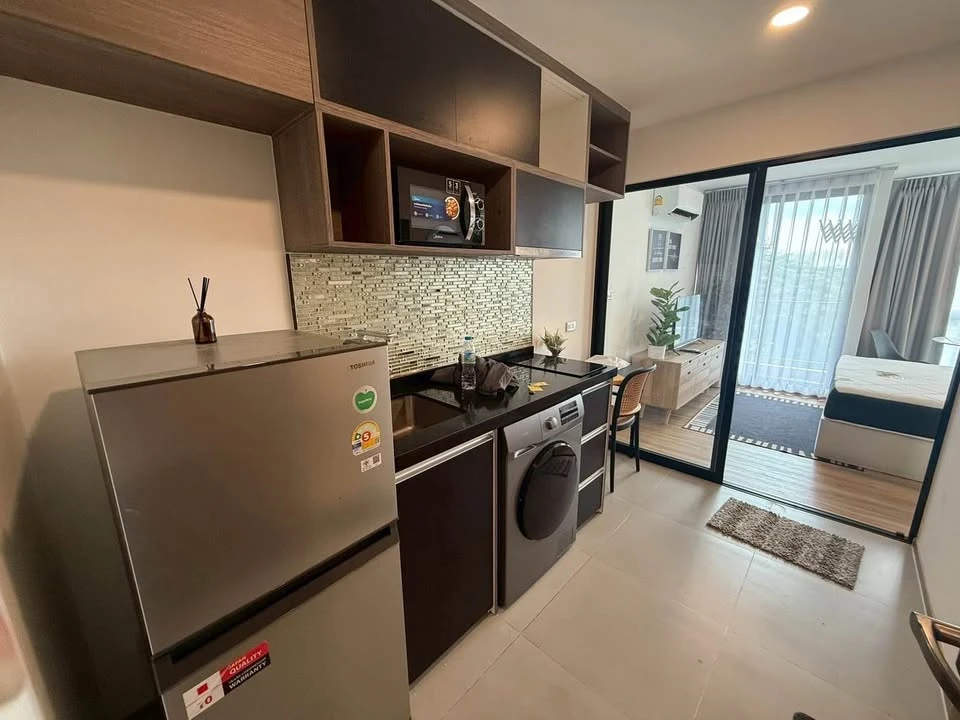 For rent: Cybiq Ratchada 32, fully furnished room, ready to move in, complete with amenities, just bring your bags and move in. Don't miss out!
