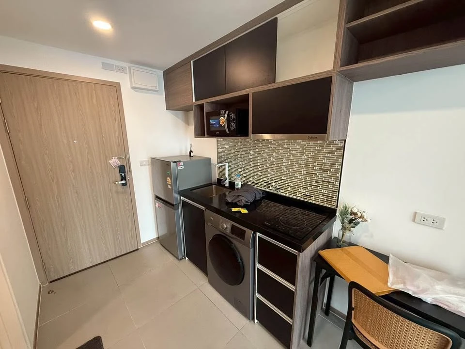 For rent: Cybiq Ratchada 32, fully furnished room, ready to move in, complete with amenities, just bring your bags and move in. Don't miss out!