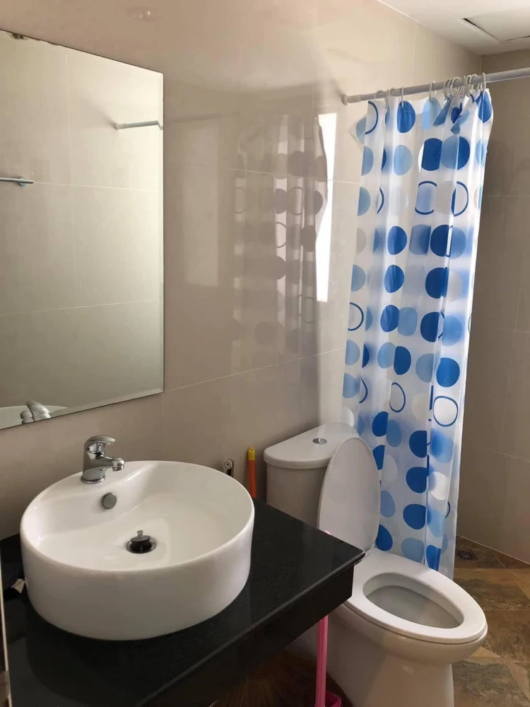 For rent D 2 Bangsaen, fully furnished room, ready to move in. If interested, hurry and reserve. Don't miss out.
