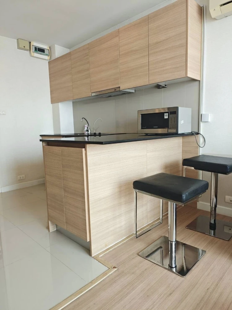For rent: D 25 Thonglor Condominium, 1 bedroom, 1 bathroom, spacious living area, fully furnished with complete amenities. Book now!