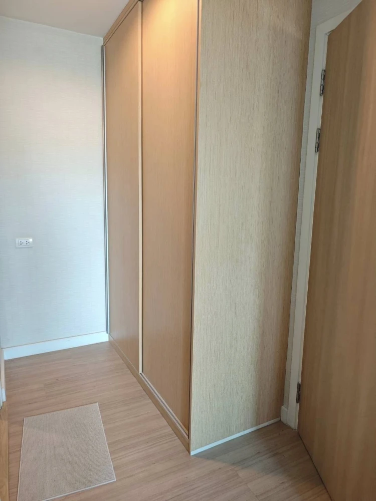 For rent: D 25 Thonglor Condominium, 1 bedroom, 1 bathroom, spacious living area, fully furnished with complete amenities. Book now!