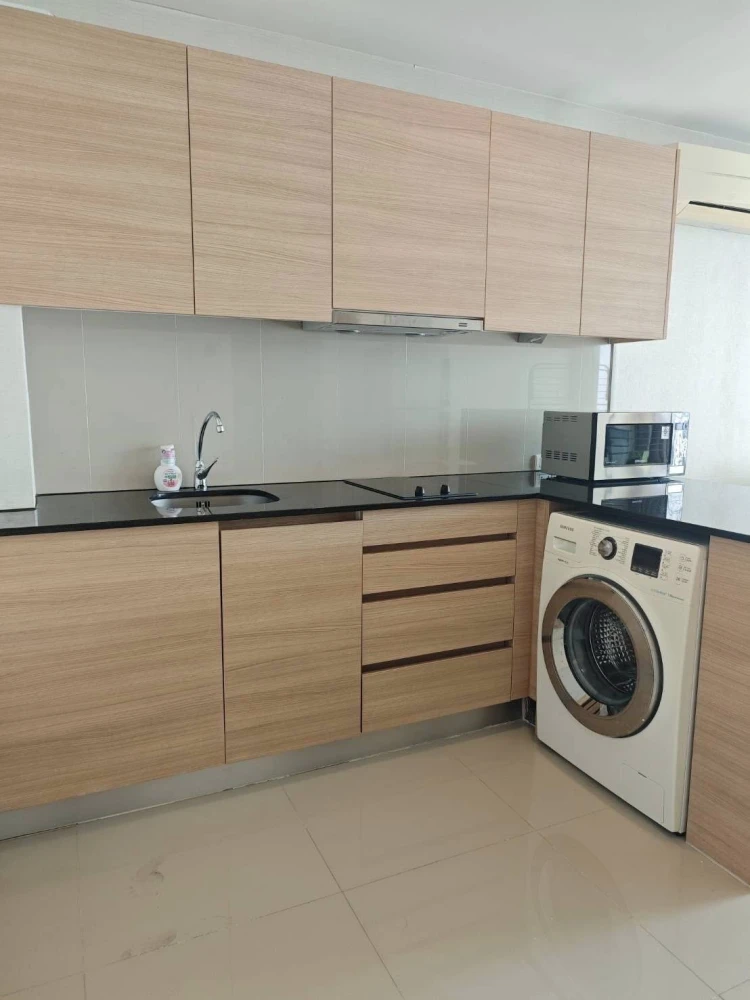 For rent: D 25 Thonglor Condominium, 1 bedroom, 1 bathroom, spacious living area, fully furnished with complete amenities. Book now!