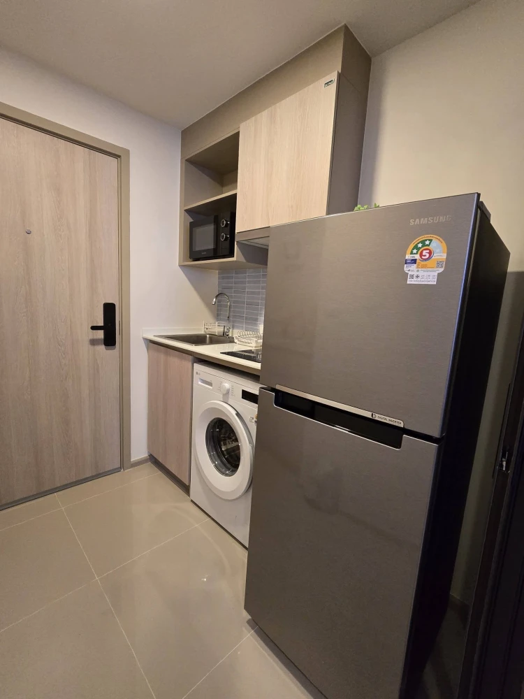 ให้เช่า d condo air Ladkrabang ห้องชั้น 8 มาพร้อมเฟอร์นิเจอร์ครบครัน วิวโปร่ง รีบจองด่วนๆเลย