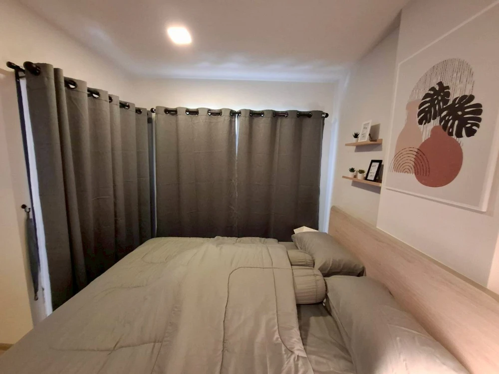 For rent: D Condo Air Ladkrabang, a nice room, fully furnished, appliances included, reasonable price, just bring your own luggage and move in.