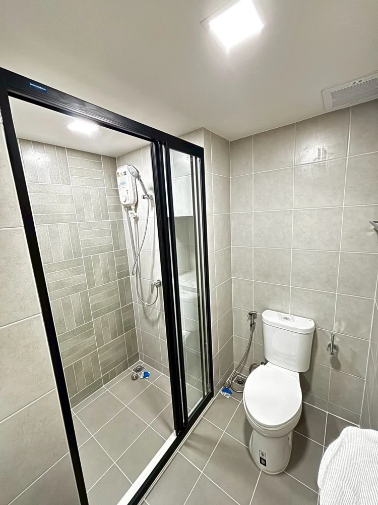 For rent: D Condo Air Ladkrabang, ready to move in, fully furnished. Book now!
