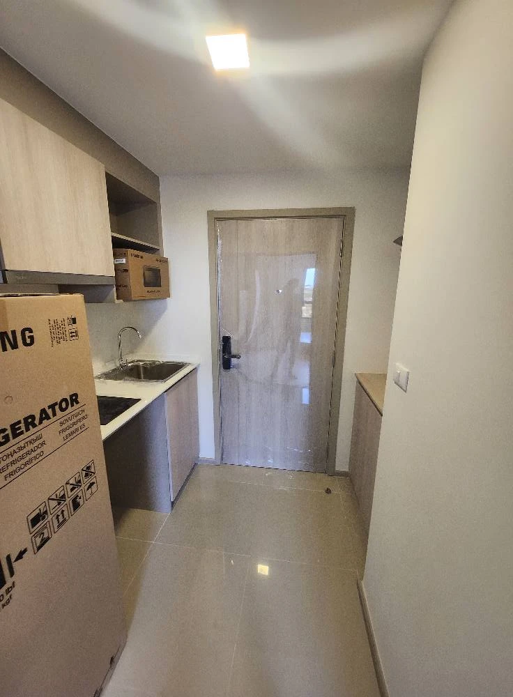 For rent: D Condo Air Ladkrabang, room with built-in furniture + electrical appliances. Hurry and reserve now!
