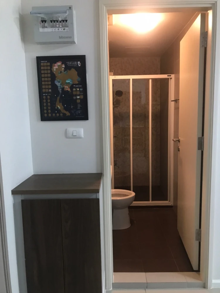 For rent: D Condo Bliss Sriracha, 5th floor, corner unit, fully furnished. Book now, don't wait!