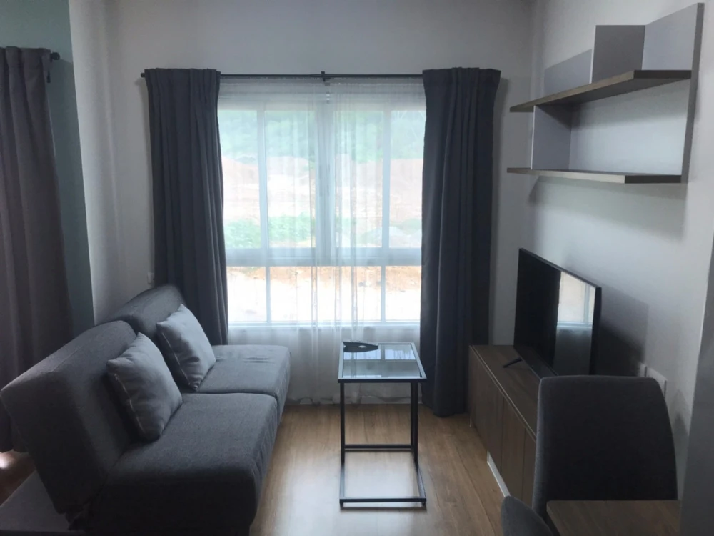 For rent: D Condo Bliss Sriracha, 5th floor, corner unit, fully furnished. Book now, don't wait!