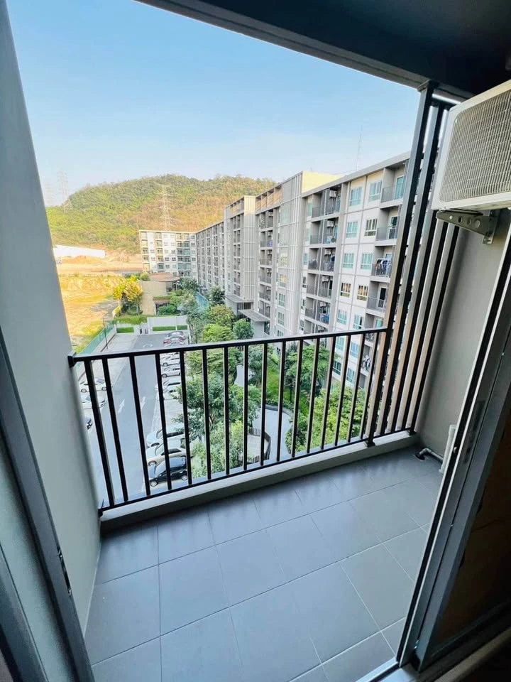 For rent: D Condo Bliss Sriracha, view inside the condo, mountain view, complete facilities, hurry and book before you miss out.