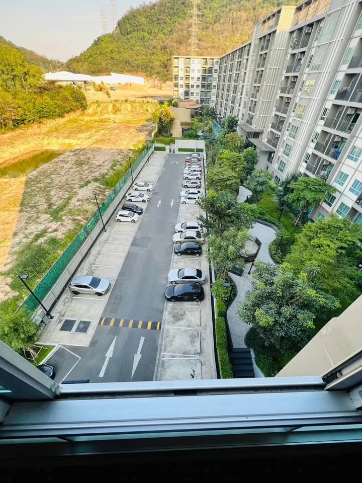For rent: D Condo Bliss Sriracha, view inside the condo, mountain view, complete facilities, hurry and book before you miss out.