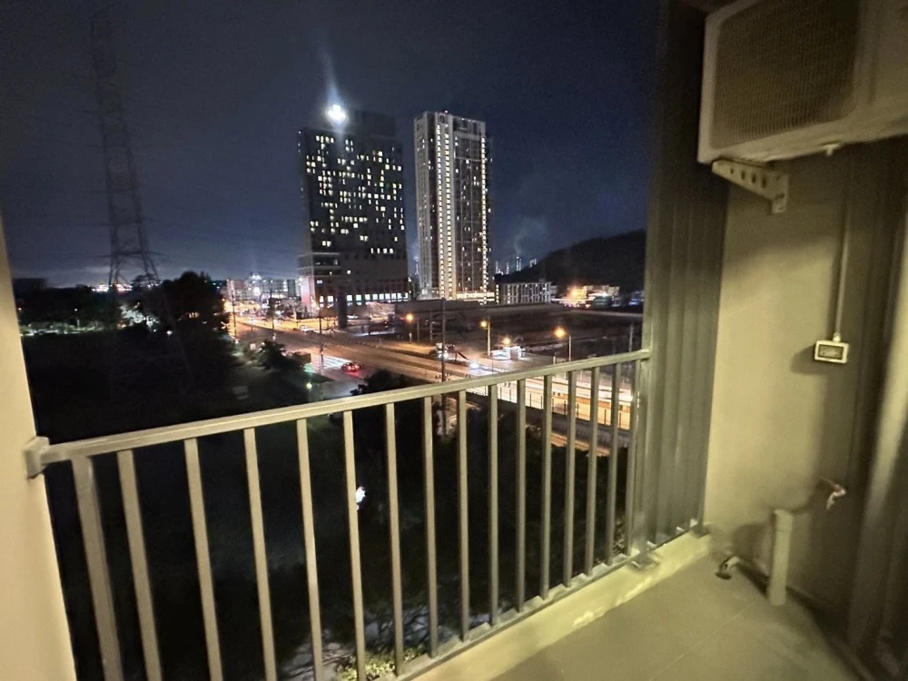 For rent: D Condo Bliss Sriracha, a lovely room, fully furnished, with beautiful wallpaper. Reserve now.