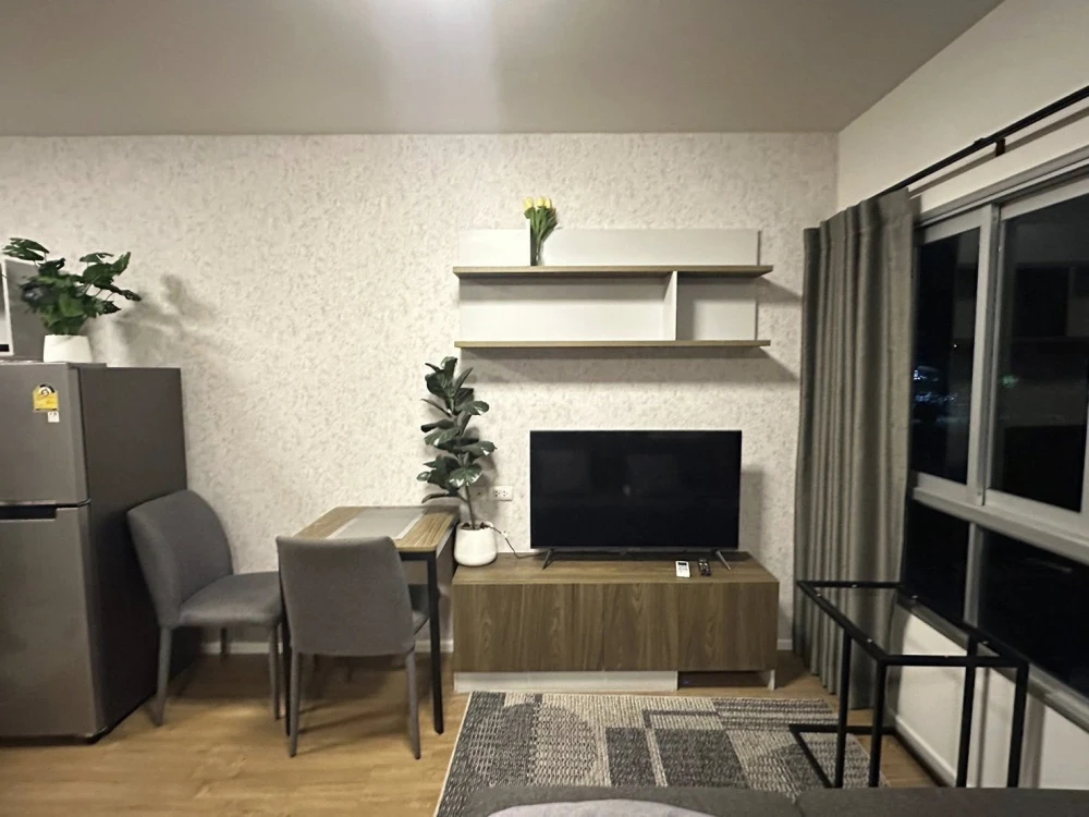 For rent: D Condo Bliss Sriracha, a lovely room, fully furnished, with beautiful wallpaper. Reserve now.