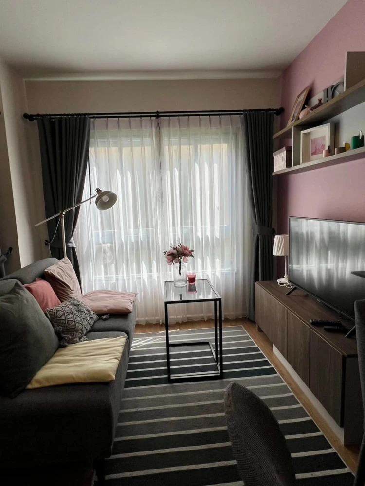 For rent: D Condo Bliss Sriracha, a beautifully decorated room with full furniture. Just bring your bags and move in!