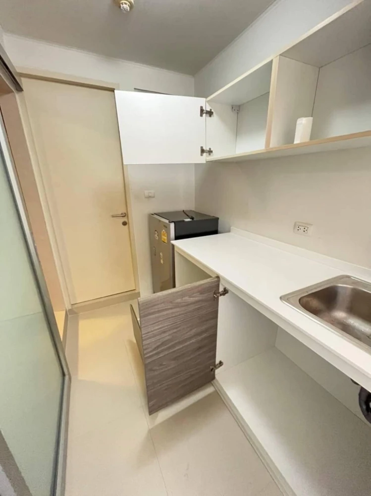 For rent: D condo campus rangsit phase 2, ready to move in, furnished, complete with electrical appliances, just bring your own luggage and you can mo