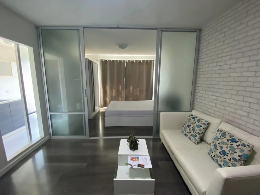 For rent: D Condo Campus Resort Bangsean, 1 bedroom, 1 bathroom. Great location, convenient transportation. Don't miss out!
