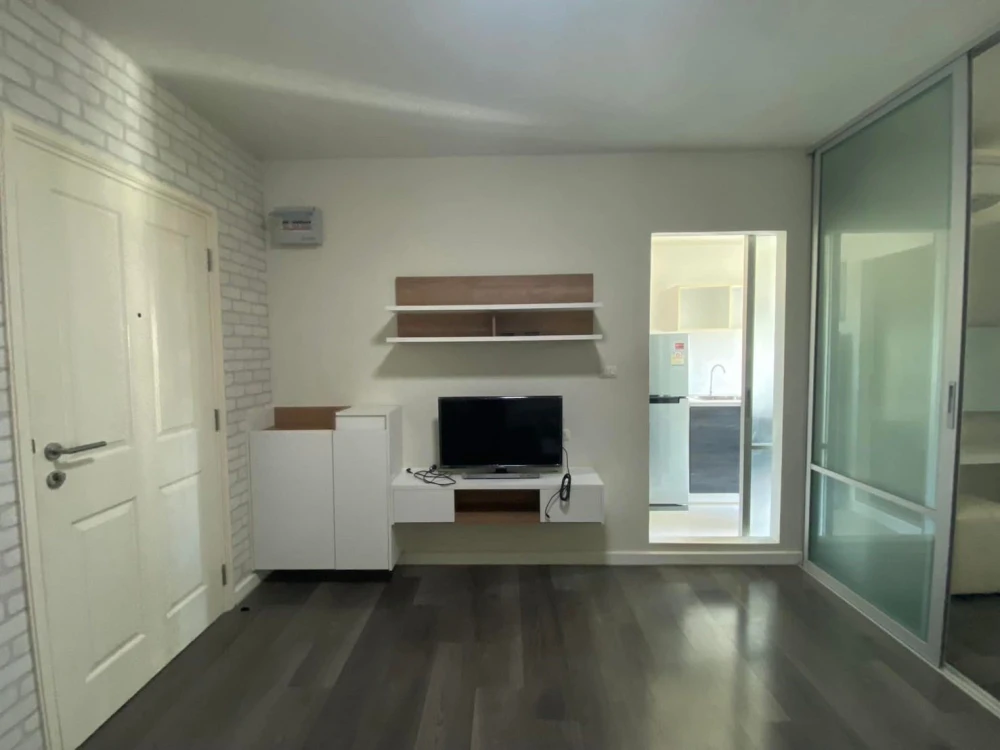 For rent: D Condo Campus Resort Bangsean, 1 bedroom, 1 bathroom. Great location, convenient transportation. Don't miss out!