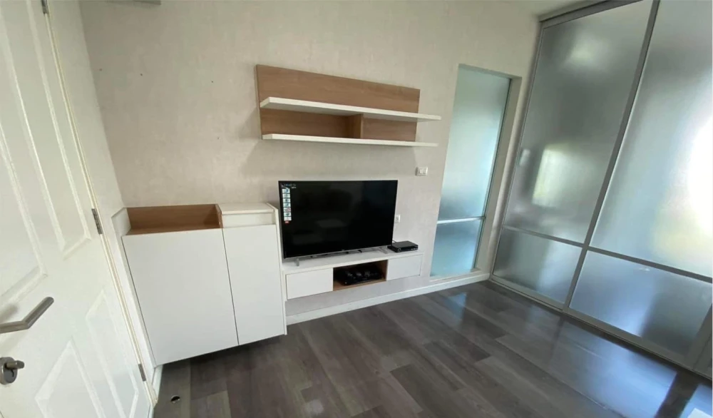 For rent: D condo Campus Resort Bangsean, nice room on the 3rd floor, fully furnished. Book now!