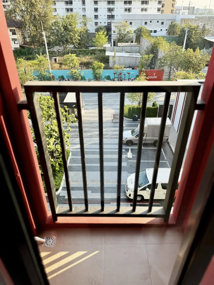 For rent: D Condo Hype Rangsit, decorated in a minimalist style, comes with a great price, hurry and reserve now.