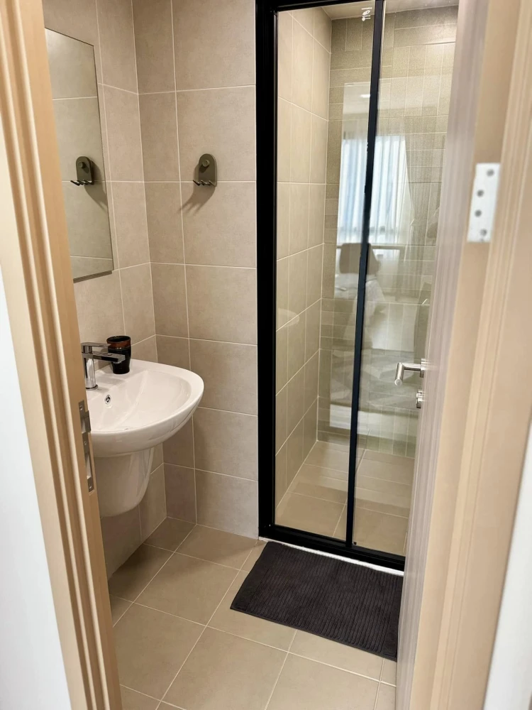 For rent: D Condo Hype Rangsit, decorated in a minimalist style, comes with a great price, hurry and reserve now.