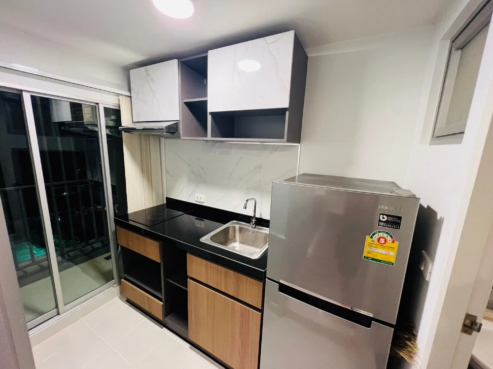 For rent: D Condo Ramindra, 5th floor, pool view, nice room, fully furnished, book now, hurry!