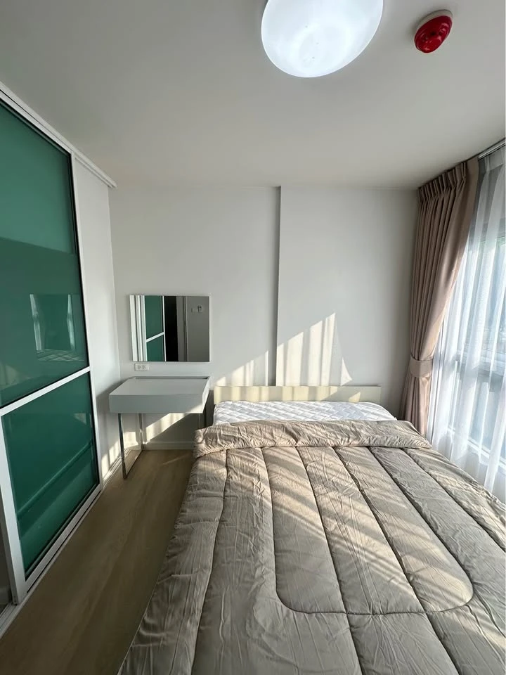 For rent: D Condo Ramkhamhaeng with full set of electrical appliances + full set of furniture. Hurry and reserve before you miss out.