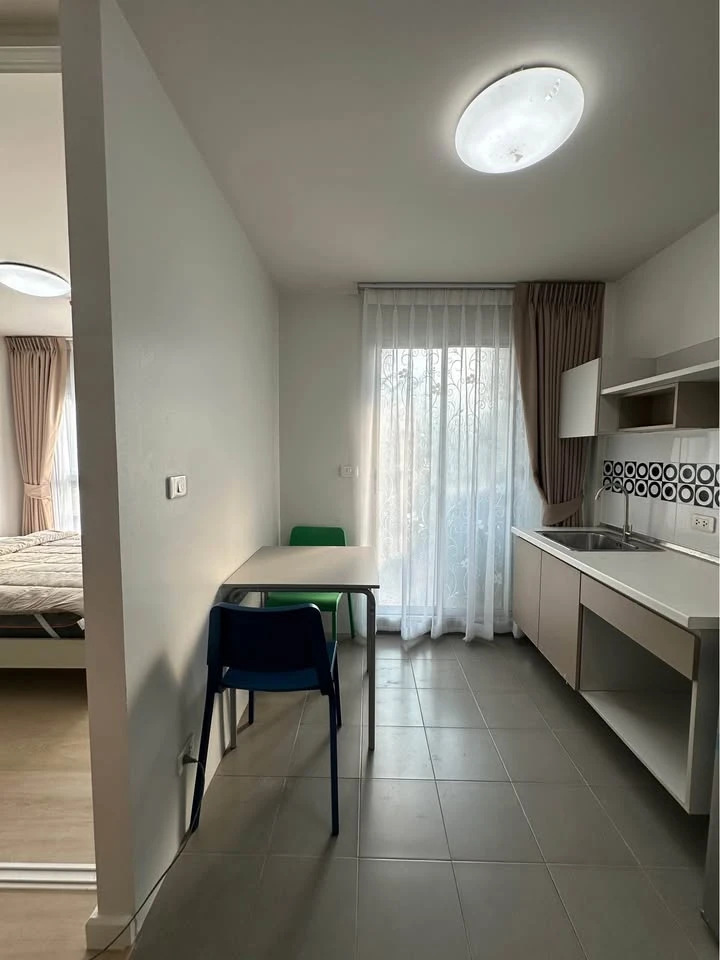 For rent: D Condo Ramkhamhaeng with full set of electrical appliances + full set of furniture. Hurry and reserve before you miss out.