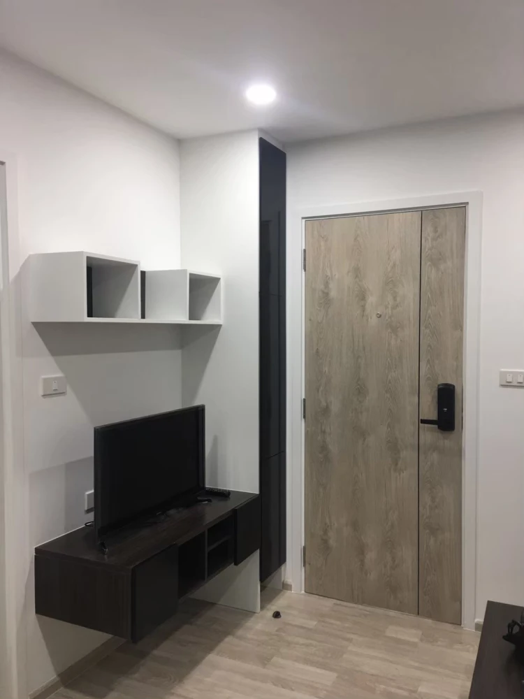 For rent: D Mark Condo Sutthisan, size 28 sq m, 7th floor, with built-in furniture. Don't delay!