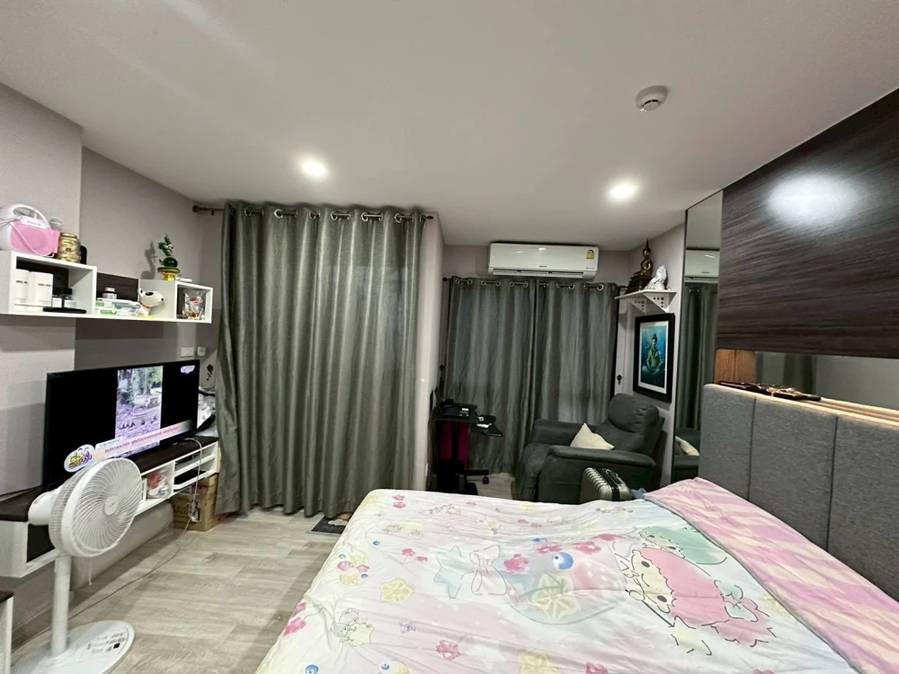 For rent: D'Mark Condo Sutthisan. Nice room, fully furnished, and affordable. Just bring your belongings and move in! Book now before it's too late! +