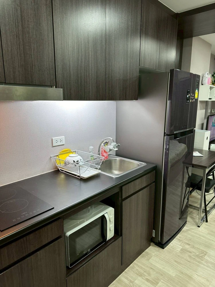 For rent: D'Mark Condo Sutthisan. Nice room, fully furnished, and affordable. Just bring your belongings and move in! Book now before it's too late! +