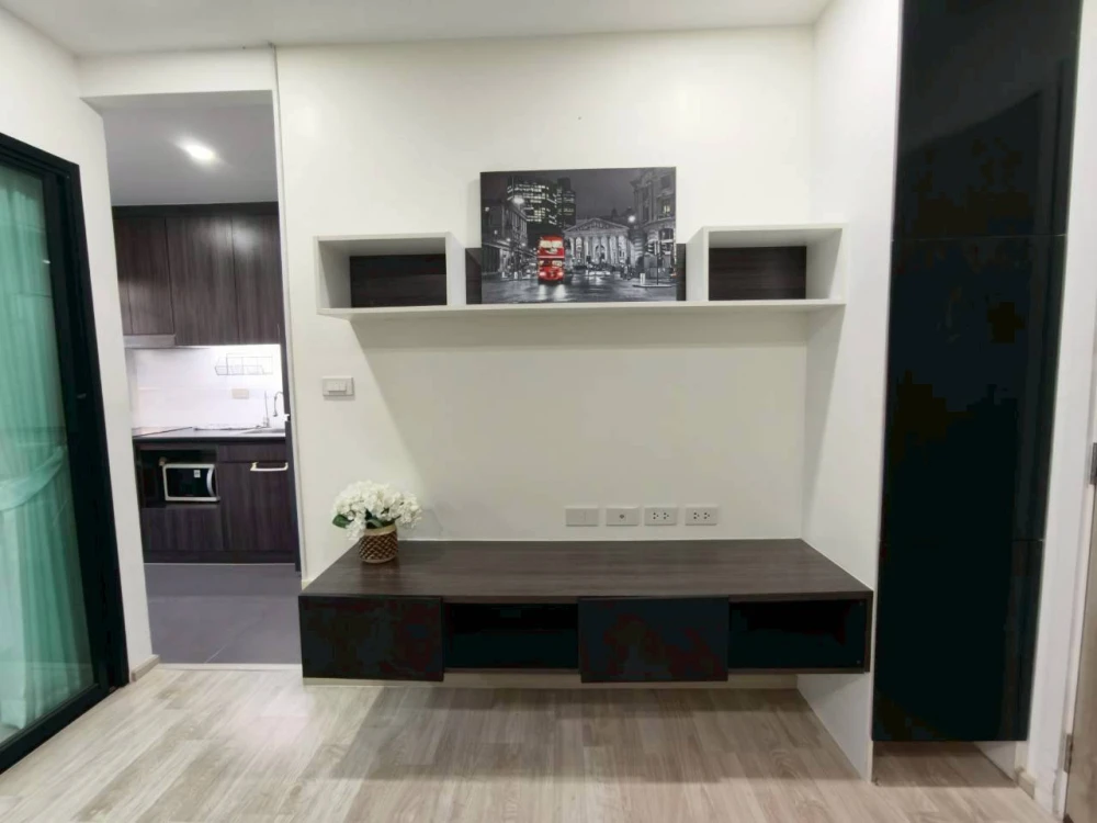 D Mark Condo Sutthisan for rent. Nice room, fully furnished, spacious and comfortable. Book now!