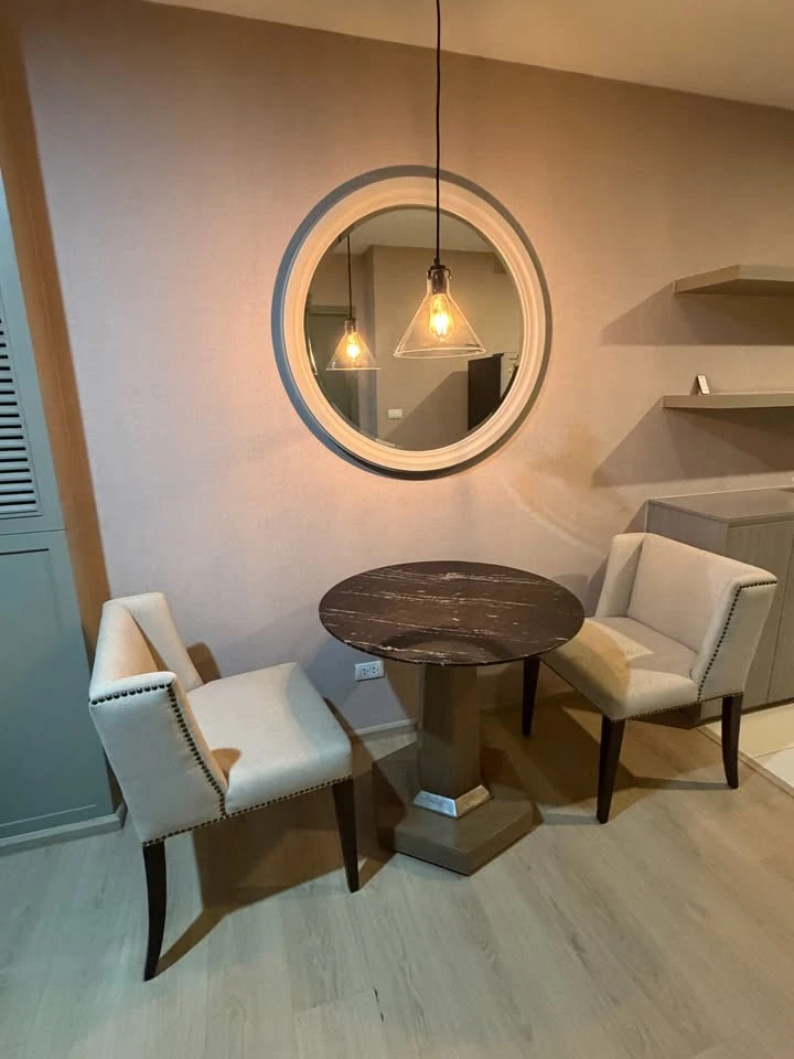 For rent: D' Memoria Phaholyothin 8, 44 sq.m., large and spacious room, beautiful room, great location, ready to move in. Viewing appointments availab