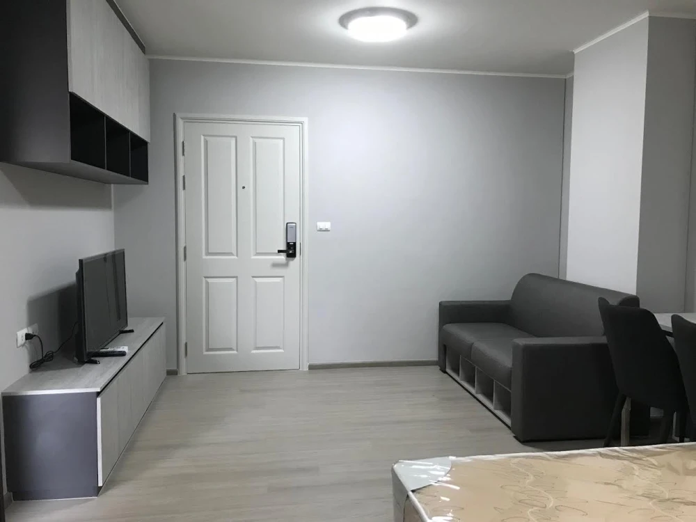 For rent: Dcondo Campus Kampangsaen, a lovely room on the 8th floor, fully furnished and equipped. Just bring your bags and move in!