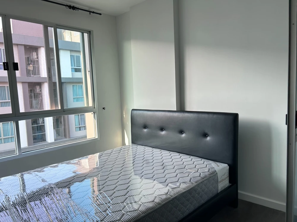 For rent: dcondo Campus Resort ABAC Bangna. Well-ventilated, garden view, bright and airy feel. Don't miss out!