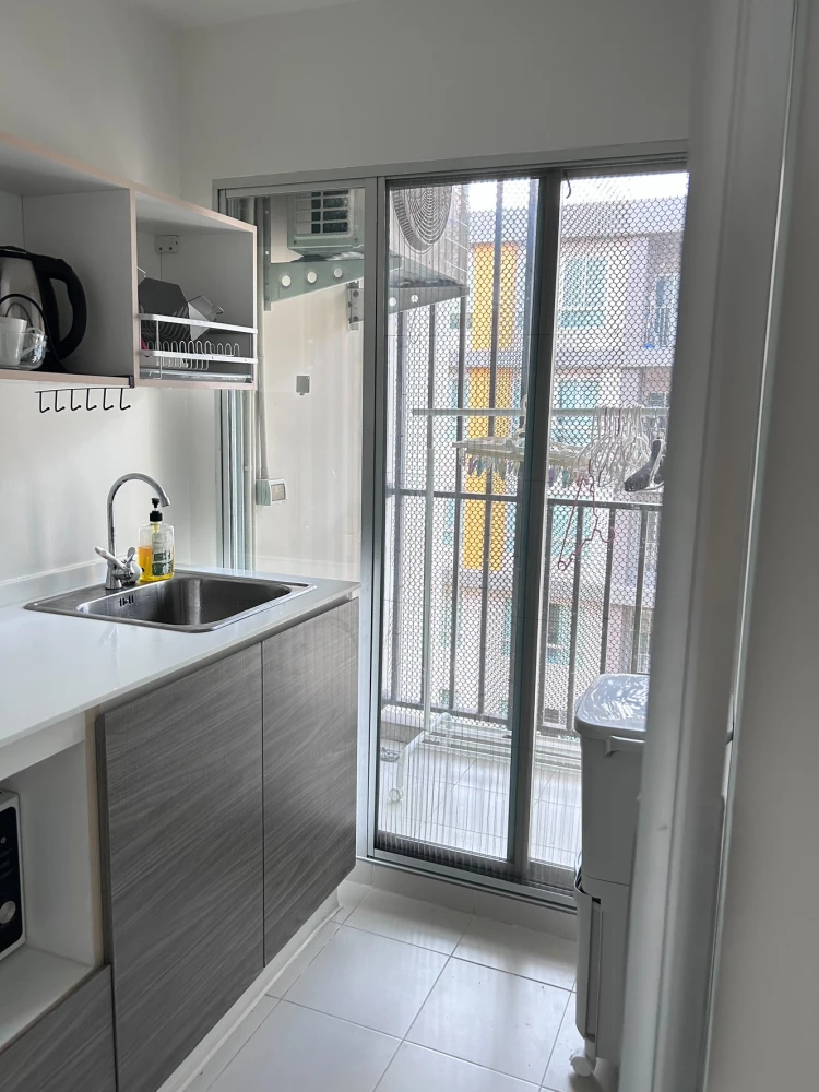 For rent: dcondo Campus Resort ABAC Bangna. Well-ventilated, garden view, bright and airy feel. Don't miss out!