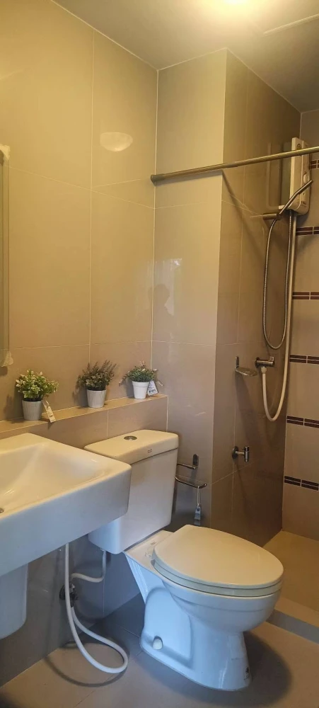 For rent: dcondo Campus Resort Rangsit, 2nd floor, 4 units available, fully furnished. Book now!