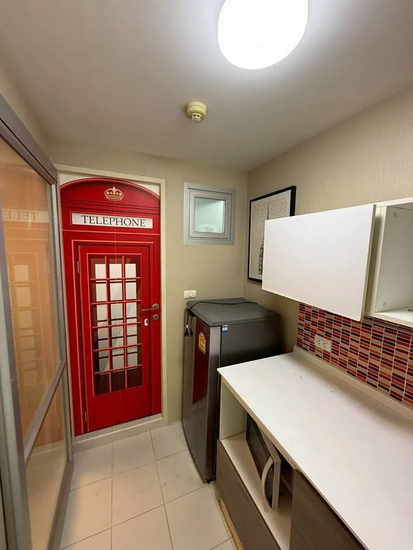 For rent: dcondo Campus Resort Rangsit, 2nd floor, separate room, fully furnished, book now.