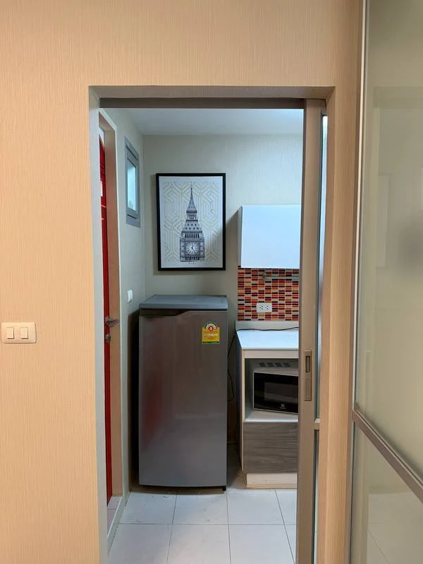 For rent: dcondo Campus Resort Rangsit, 2nd floor, separate room, fully furnished, book now.
